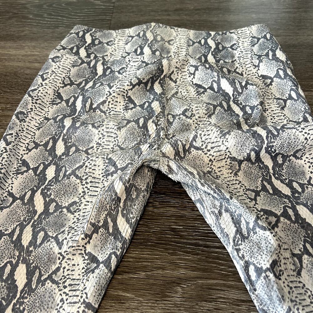SPRWMN High Waist 3/4 Leather Leggings Gray Snake Print 100% Lambskin Size Large - Picture 10 of 16